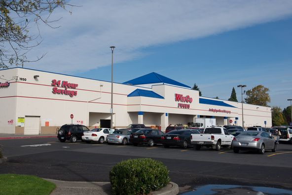 Retail For Lease: 1950 NE 122nd Ave, Portland, OR 97230
